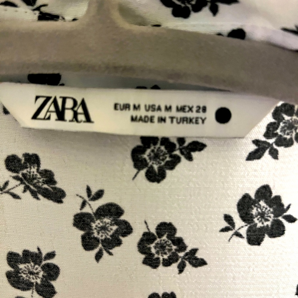 Zara midi dress. Worn twice. Dress is size Medium.